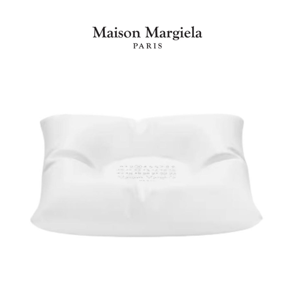 MM REPLICA PILLOW HOLDER